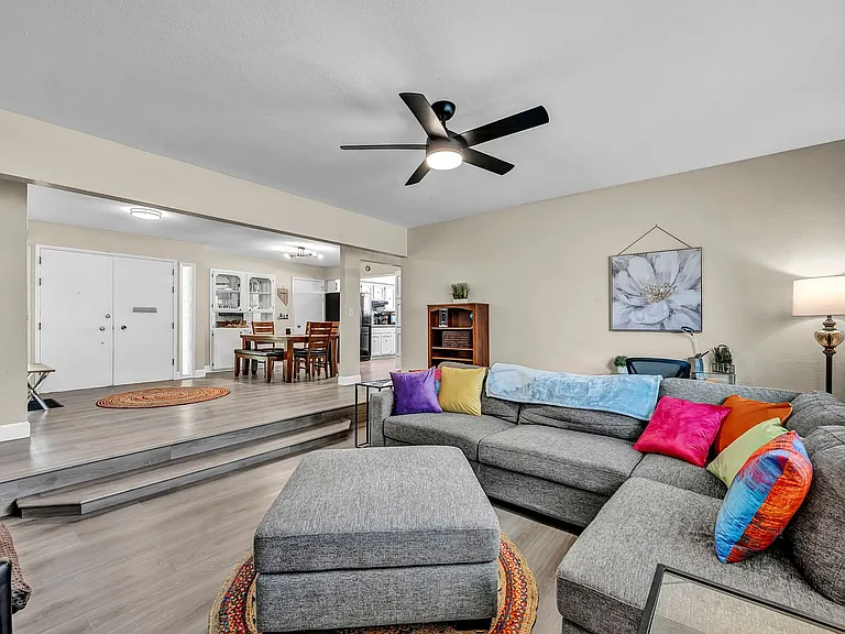 1490 Foster Dr — Photo 7