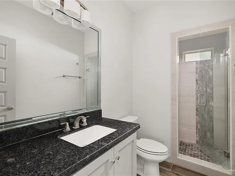 5800 Nightingale Ave #1 — Photo 8
