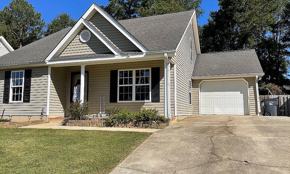 2nd image of 2020 Shoreline Dr