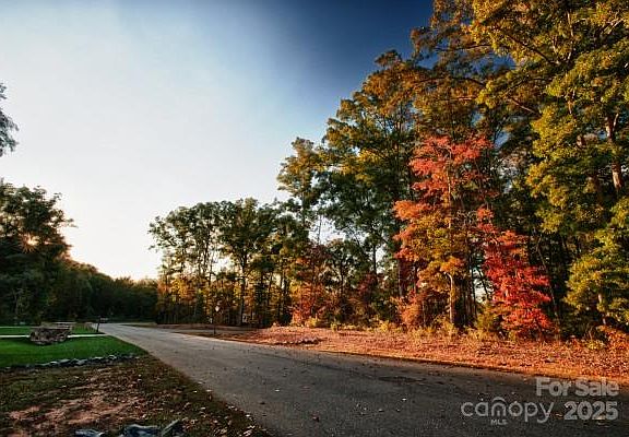 5th image of 5125 Longbrooke Ct