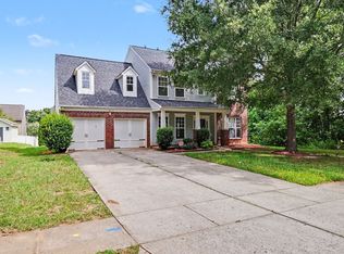 3111 Gloxinia Rd, Charlotte, NC 28215