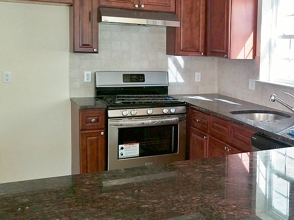 3rd image of 357-359 Verona Ave #2