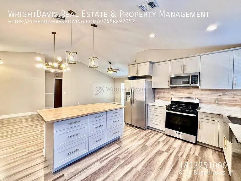 8711 Busch Oaks St — Photo 14