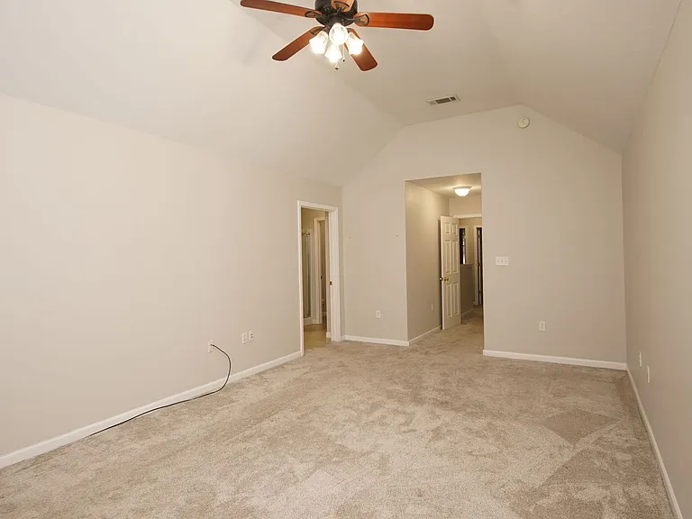 125 Farrah Ave — Photo 22