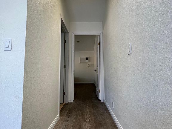 3rd image of 1061 Belvedere Ln