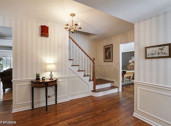 3rd image of 1180 Beverly Pl