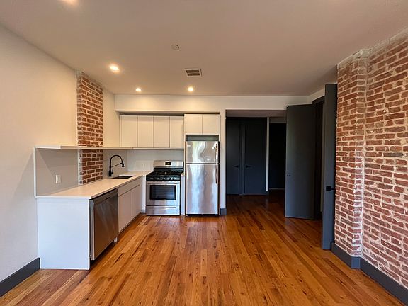 3rd image of 568-572 Communipaw Ave #303