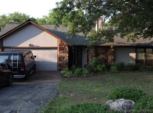 9095 Colonial Dr, Claremore, OK 74019