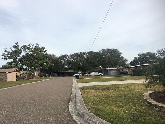 4th image of 1933 Hampton Dr N