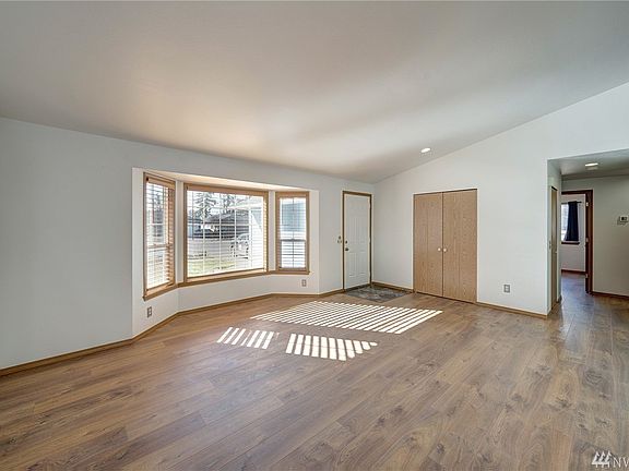 5th image of 4523 95th St NE