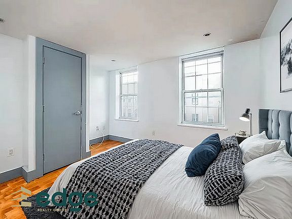 5th image of 226 Troutman St APT 3L