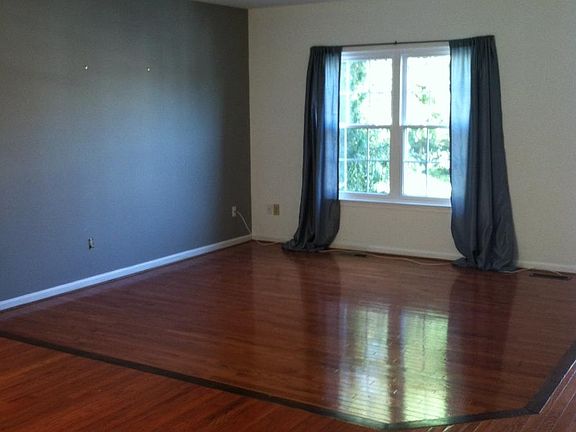 5th image of 46595 Carriage Ct