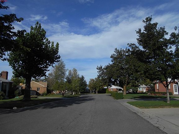 5th image of 2285 E Hale Ave