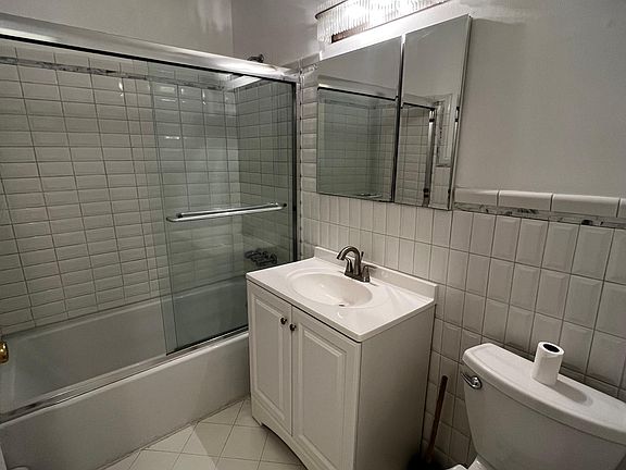 3rd image of 807 Throggs Neck Expy Floor 2