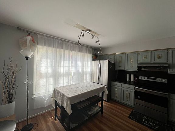5th image of 15939 Yukon Ln