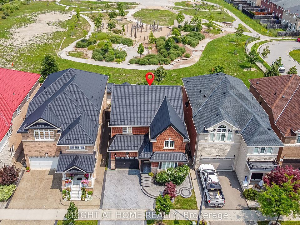 1st image of 696 Caldwell Cres