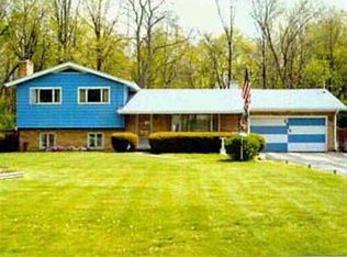 6682 Sandywell Dr, Temperance, MI 48182