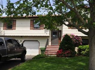 96 Rodak Cir, Edison, NJ 08817