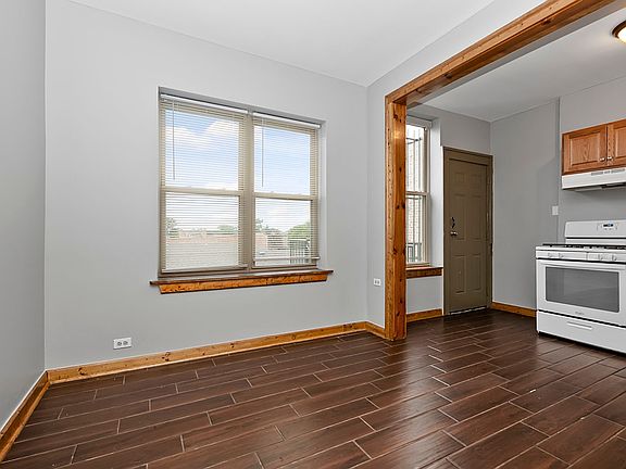 4th image of 5853-59 S Troy St #5859-3
