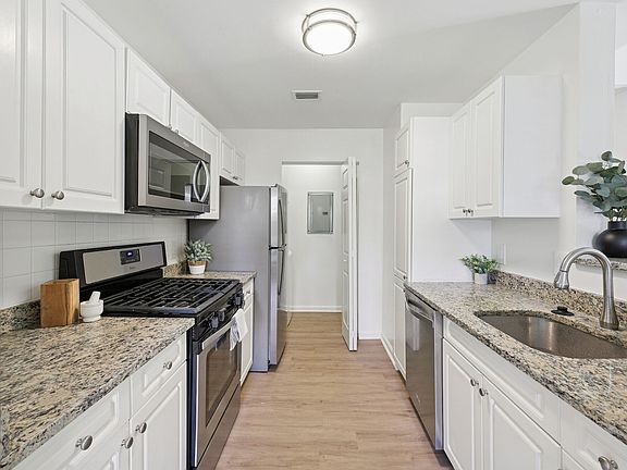 3rd image of 1 Avalon Dr #923