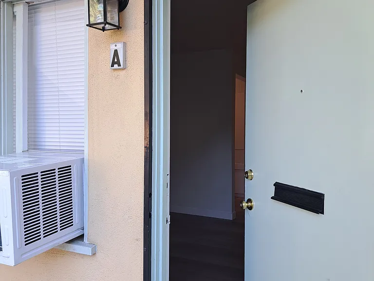 301 N Hollywood Way #A — Photo 8