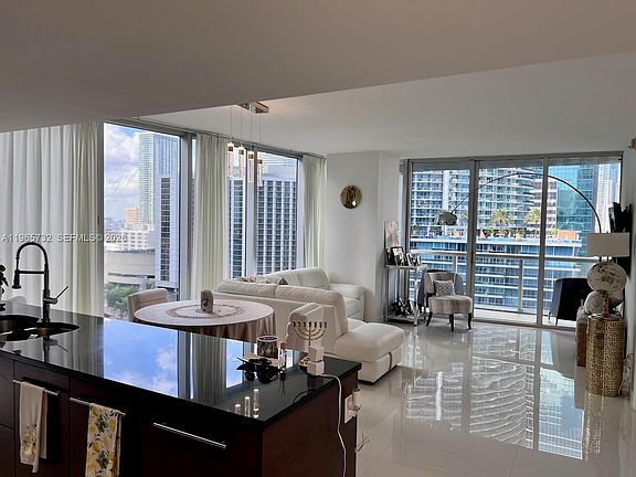4th image of 475 Brickell Ave APT 1715