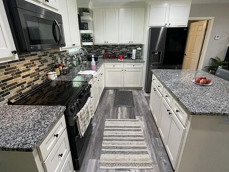 1313 E Turley St — Photo 3