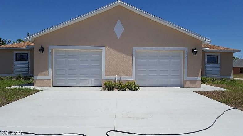 1st image of 109 SE 23rd Pl