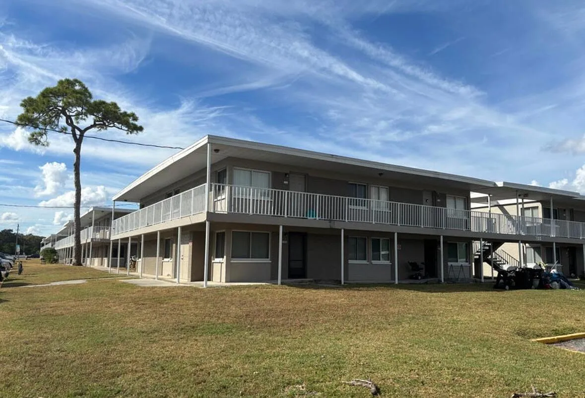 1 bed, 1.0 bath, 850 sqft, $1,200 — Photo 1