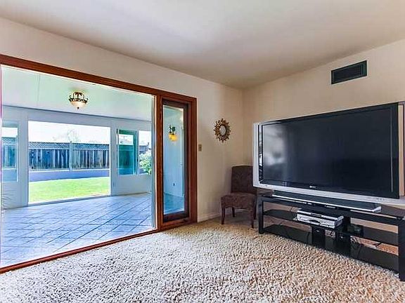 4th image of 8701 Blue Lake Dr