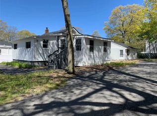 99 Green Ave, Patchogue, NY 11772