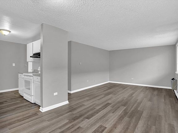 3rd image of 1380 Moline St #202