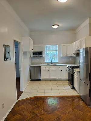 Rented by Dyer Estate Mgmt | media 15