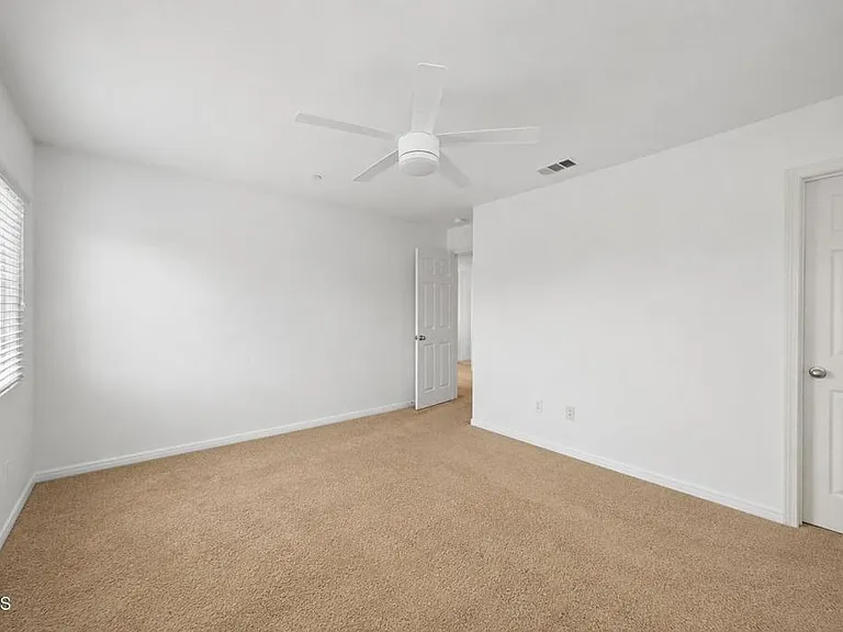 197 Pelican Pointe Ct — Photo 24