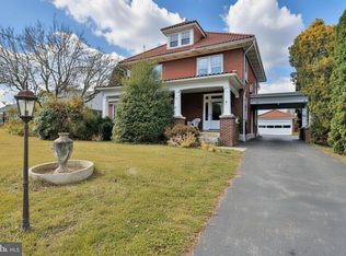 320 S 9th St, Akron, PA 17501