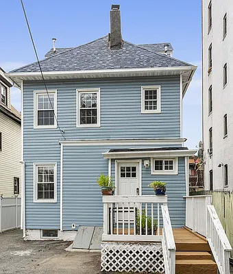 Sold by Compass | media 25