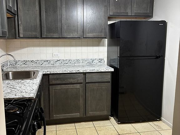 Shaddle 33 S Shaddle Ave APT 212, Mundelein, IL 60060 | Zillow