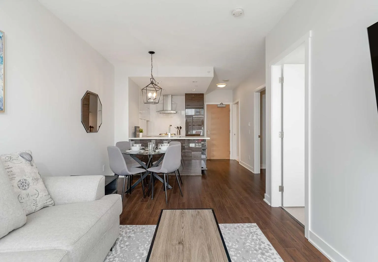 1 bed, 600 sqft, $3,250 — Photo 3