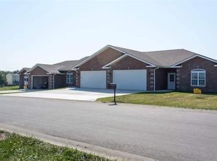 1201 N Willowbrook Dr, Cameron, MO 64429