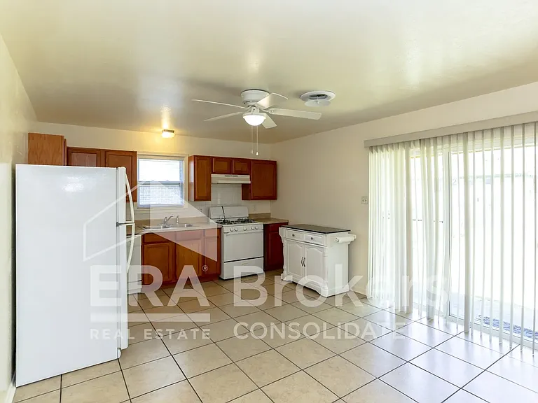 1401 Illinois Ave — Photo 6