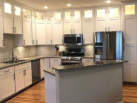 4th image of 4821 Thomasbrook Ln