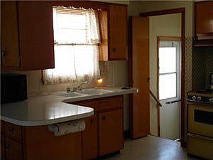 4th image of 43 Hamilton Ave