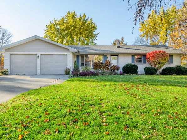 5570 Dennis St, Stevensville, MI 49127