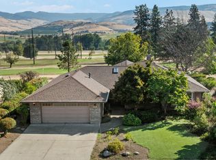 912 Cypress Point Loop, Ashland, OR 97520