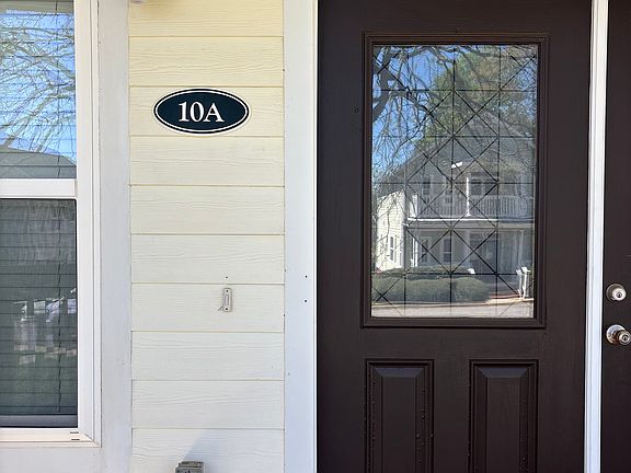 3rd image of 10 Oakhurst Ave APT A