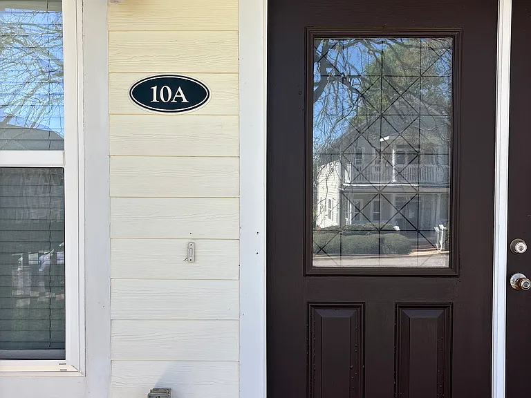 10 Oakhurst Ave #A — Photo 3