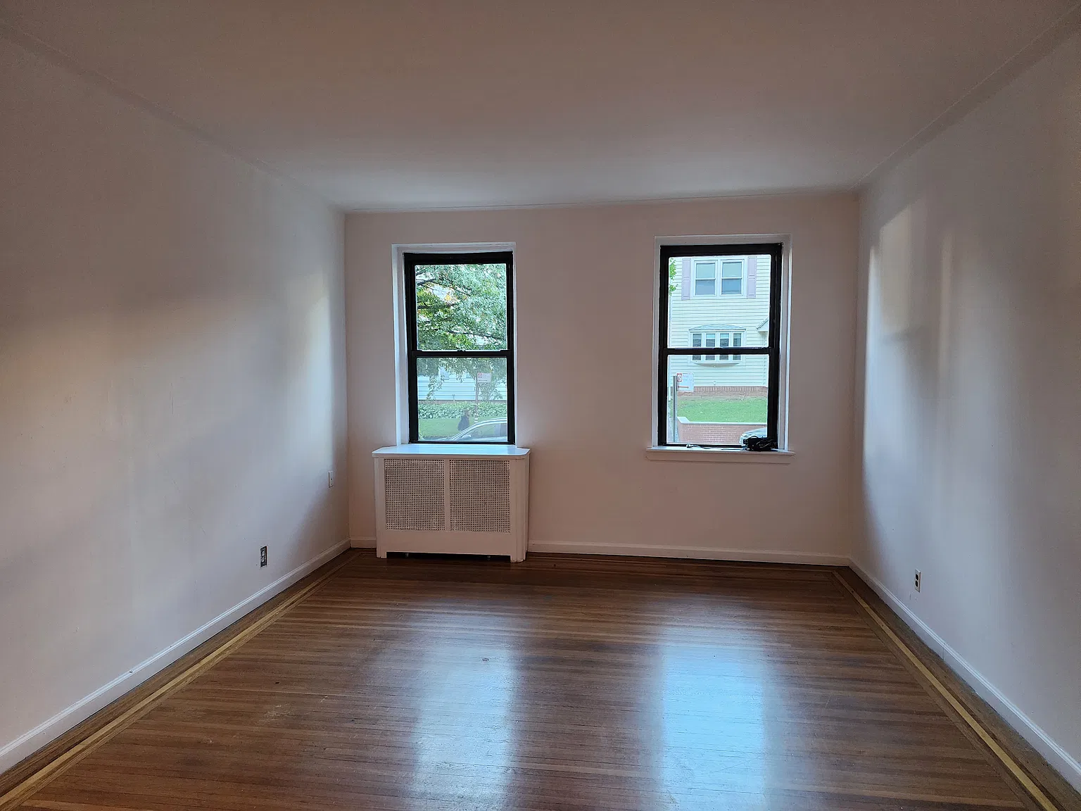 77-20 Austin Street — Photo 1