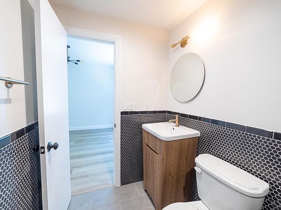 3rd image of 2830 S Sepulveda Blvd APT 7