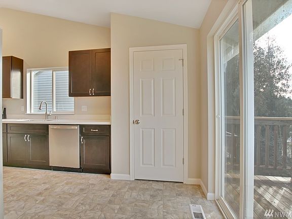 5th image of 18523 12th Avenue Ct E