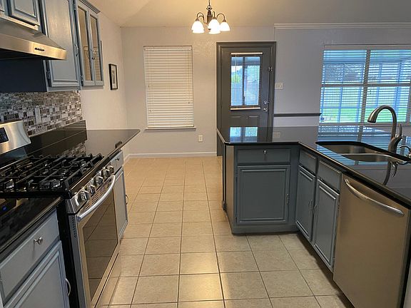 5th image of 5120 Eastcreek Dr